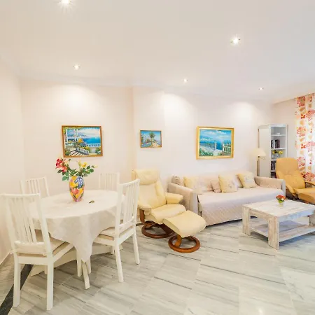 Cubo's Nagueles B5 1e Apartment