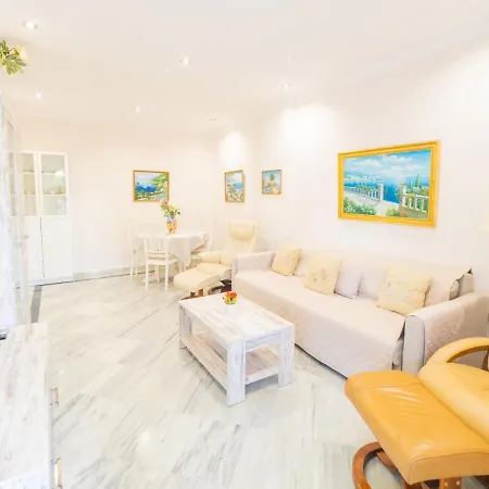 Cubo's Nagueles B5 1e Apartment *